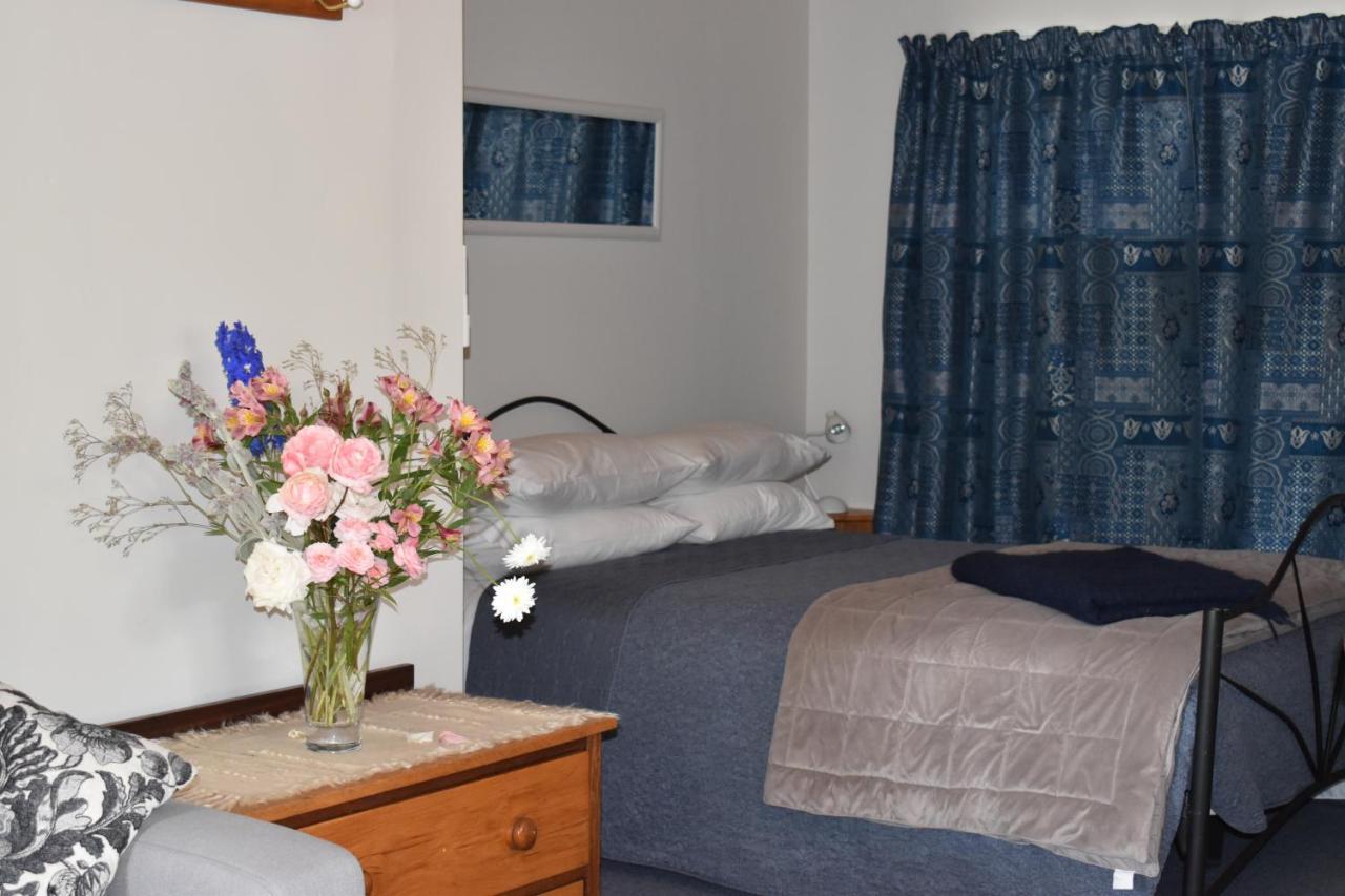 Olivista Bed & Breakfast Masterton Bagian luar foto